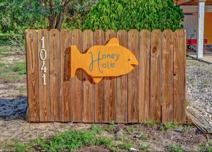 The Honey Hole St George Island Pet Friendly-Heated Private Pool West Gulf Beaches