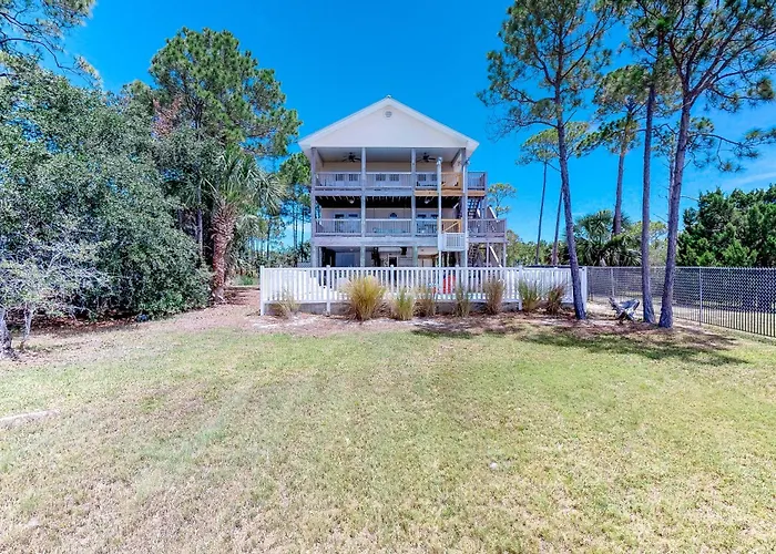 Bayfront Home On The East End With Private Heated Pool Fishing Pier & Deck